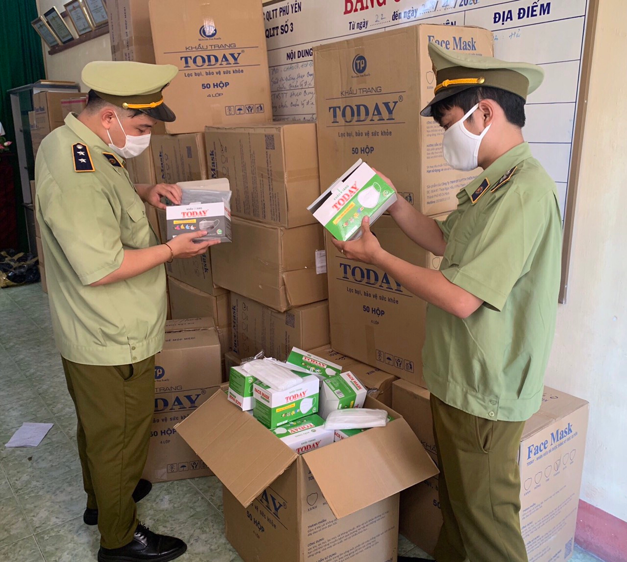 Phú Yên: Tạm giữ hàng chục nghìn khẩu trang không có giấy tờ hợp pháp
